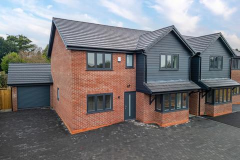 4 bedroom detached house to rent, Worcester Road, Stourbridge DY9