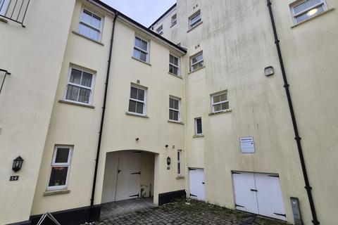 3 bedroom townhouse to rent, Market Street, Haverfordwest