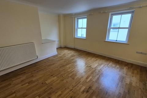 3 bedroom townhouse to rent, Market Street, Haverfordwest