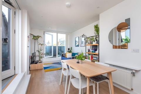 1 bedroom apartment for sale, at Flat 6 Nickel Court, 3 Rolling Mills, London E14