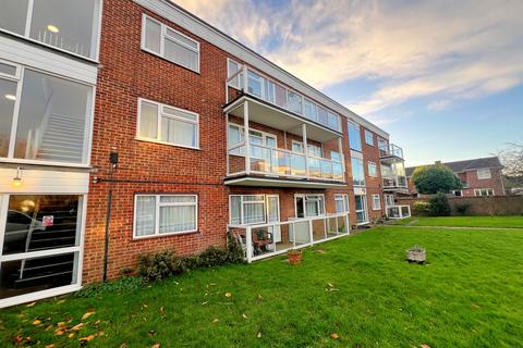 2 bedroom ground floor flat for sale, Stirling Close, New Milton, Hampshire. BH25 6AT