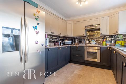 4 bedroom semi-detached house for sale, Moss Lane, Leyland