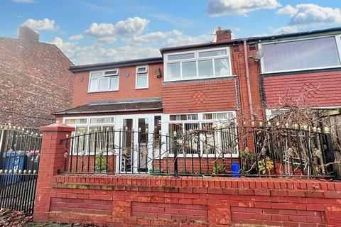 5 bedroom semi-detached house for sale, Irlam Avenue, Eccles, M30