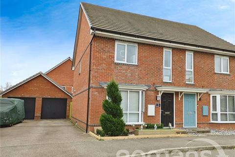 3 bedroom semi-detached house for sale, Fullbrook Avenue, Spencers Wood, Reading