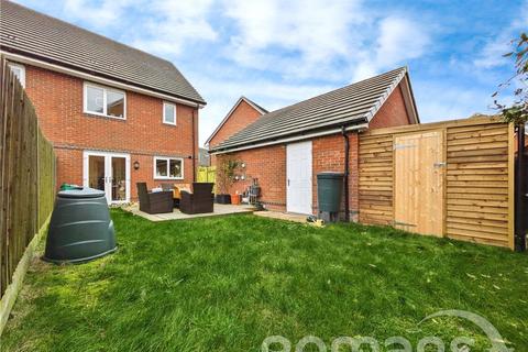 3 bedroom semi-detached house for sale, Fullbrook Avenue, Spencers Wood, Reading