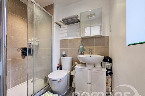 12 Fullbrook Avenue, Spencers Wood, Reading, RG7 1FF
