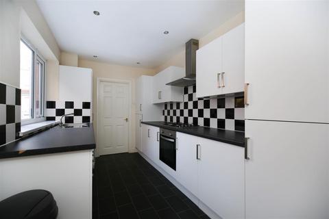 2 bedroom flat to rent, Simonside Terrace, Newcastle Upon Tyne NE6