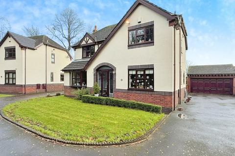 4 bedroom detached house for sale, Hazelhurst Court, Pudsey