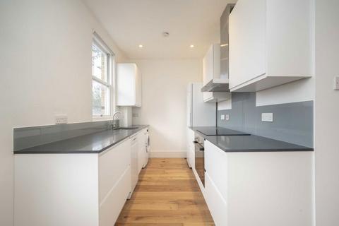 2 bedroom flat to rent, Hartham Road, London N7