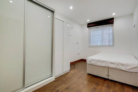 1 bedroom flat to rent, Queenstown Road, Battersea Park, London, SW11