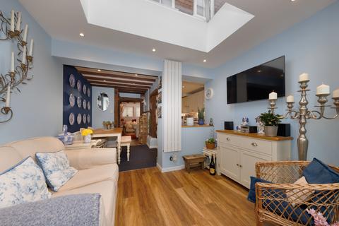 Vine Cottage The Green, Claverdon, Warwick, CV35 8LL