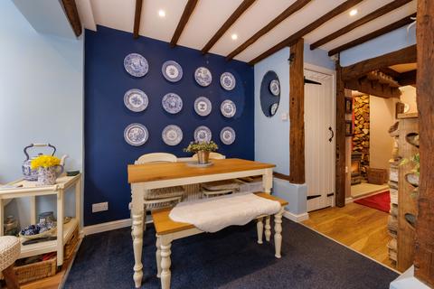 Vine Cottage The Green, Claverdon, Warwick, CV35 8LL