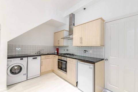 2 bedroom flat to rent, Coningham Road, Shepherd's Bush, London, W12