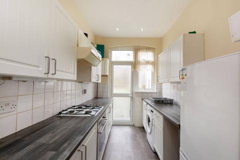 3 bedroom terraced house to rent, Southcroft Road, Furzedown, London, SW16