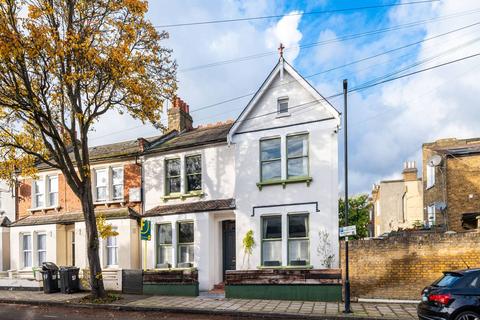 4 bedroom end of terrace house for sale, Grantham Road, Clapham North, London, SW9