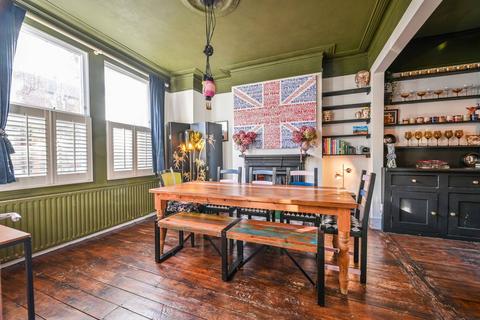 4 bedroom end of terrace house for sale, Grantham Road, Clapham North, London, SW9