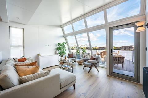 2 bedroom houseboat to rent, Cheyne Walk, Chelsea, London, SW10