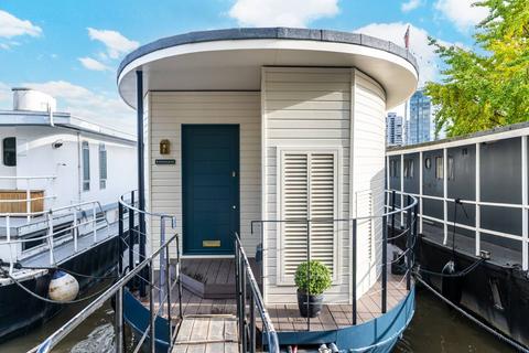 2 bedroom houseboat to rent, Cheyne Walk, Chelsea, London, SW10