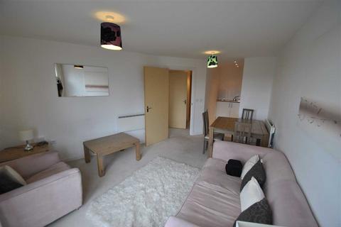 1 bedroom apartment to rent, Wooldridge Close, Bedfont