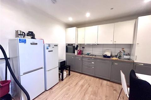 1 bedroom in a house share to rent, St. Andrews Road, Acton, W3