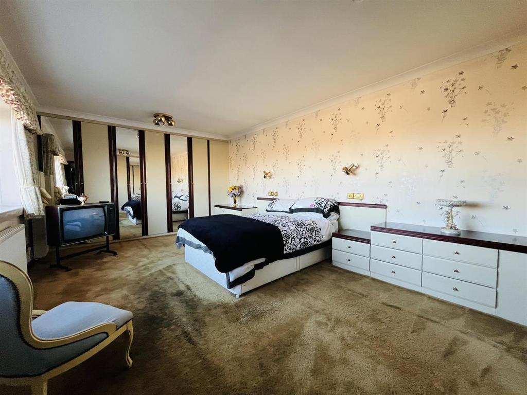 21 Oak Avenue, Withernsea, HU19 2 PE