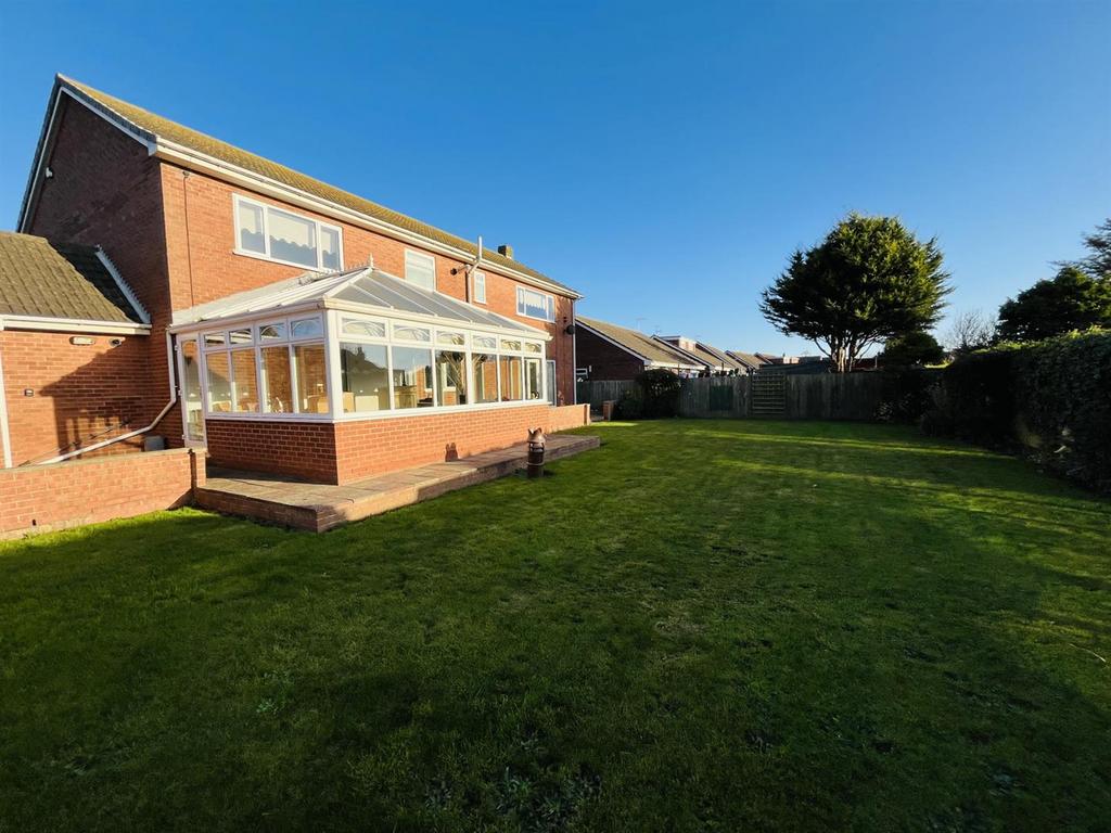 21 Oak Avenue, Withernsea, HU19 2 PE