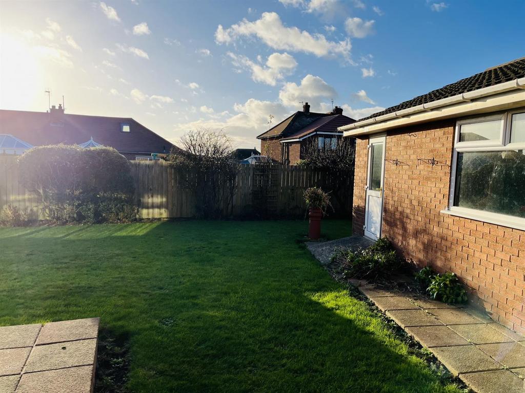 21 Oak Avenue, Withernsea, HU19 2 PE