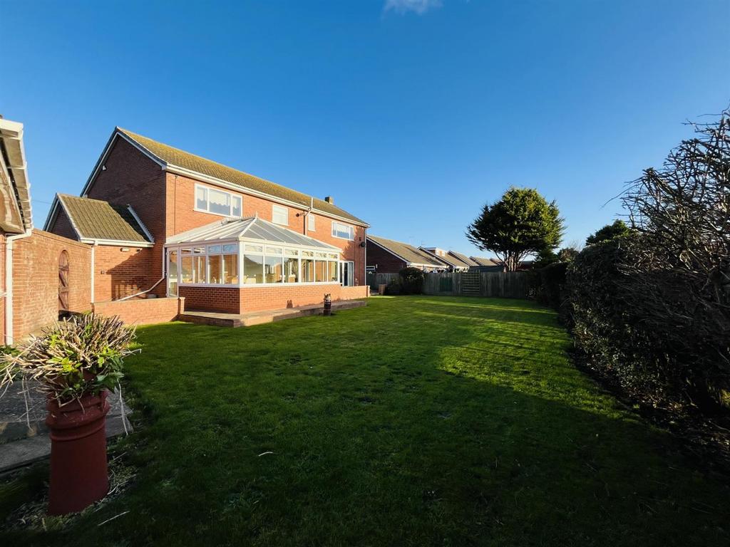 21 Oak Avenue, Withernsea, HU19 2 PE