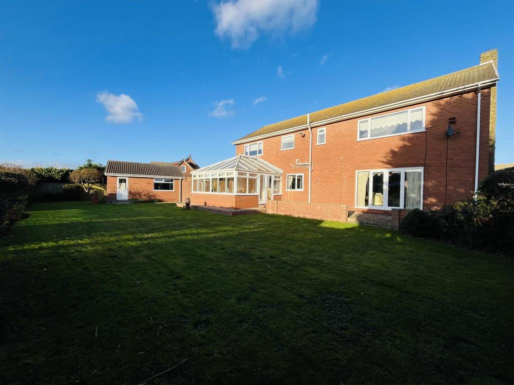 21 Oak Avenue, Withernsea, HU19 2 PE