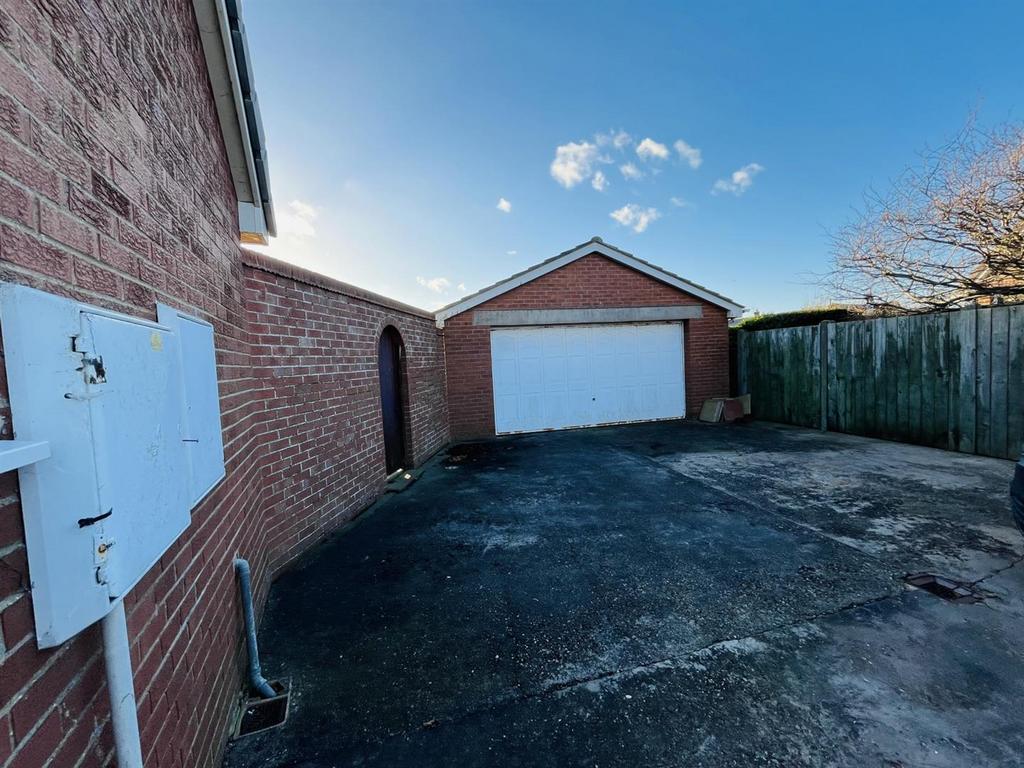 21 Oak Avenue, Withernsea, HU19 2 PE