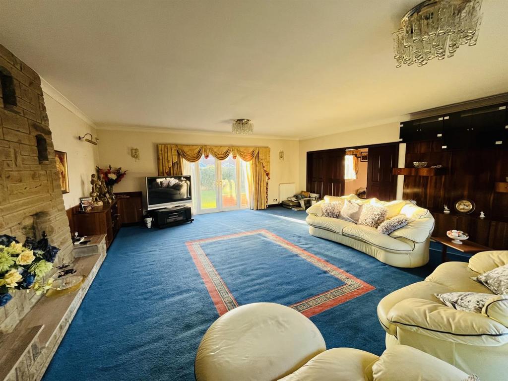 21 Oak Avenue, Withernsea, HU19 2 PE