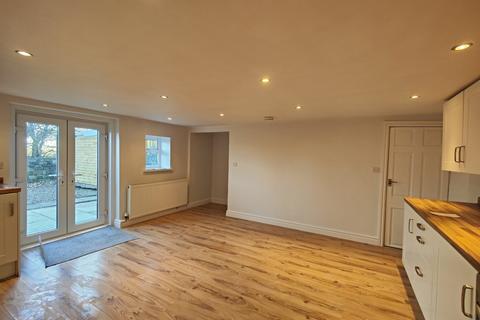 2 bedroom end of terrace house to rent, Commonside, Batley, West Yorkshire, UK, WF17