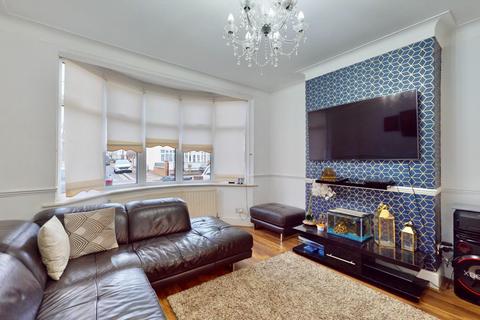 5 bedroom end of terrace house for sale, Primrose Avenue, Chadwell Heath, RM6