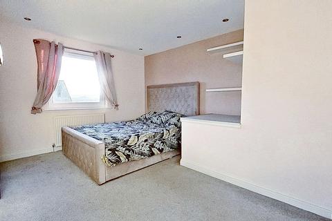 2 bedroom end of terrace house for sale, Keith Gardens, Broxburn, EH52