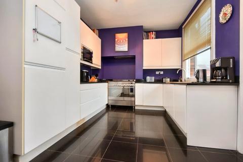 3 bedroom semi-detached house for sale, Balne Lane, Wakefield, West Yorkshire