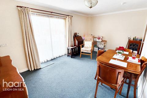 1 bedroom flat for sale, Chalkwell Park Drive, Leigh-On-Sea