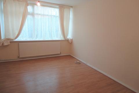 1 bedroom flat to rent, Thurza Court, College Road, TW7