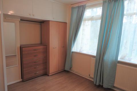 1 bedroom flat to rent, Thurza Court, College Road, TW7