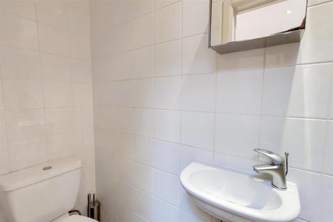 2 bedroom detached house to rent, Holland Road, London W14