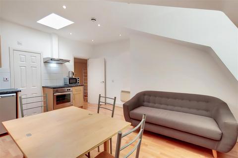 2 bedroom detached house to rent, Holland Road, London W14