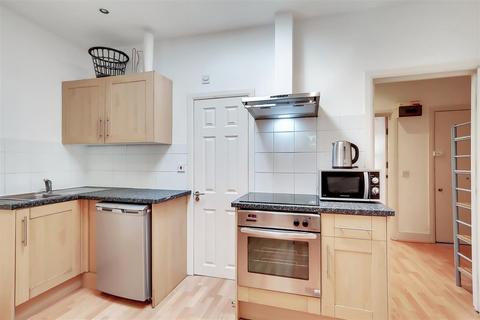 2 bedroom flat to rent, Holland Road, London W14