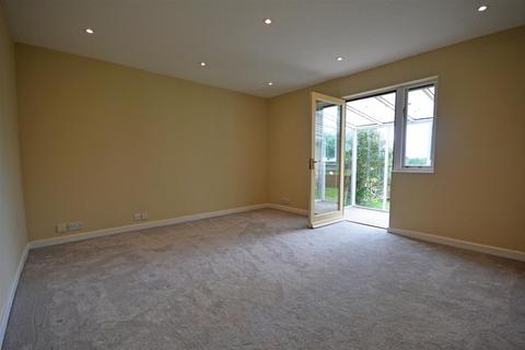 2 bedroom semi-detached bungalow to rent, Carlton Court, Peterborough PE5