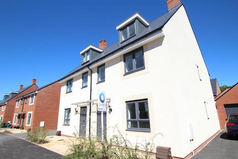 Slade Baker Way, Bristol BS16