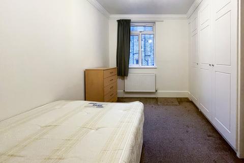 3 bedroom flat to rent, Dynham Road, London NW6