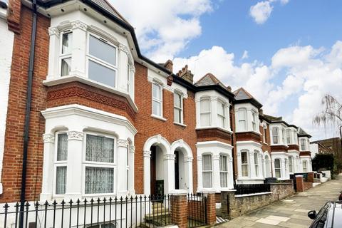 3 bedroom flat to rent, Dynham Road, London NW6