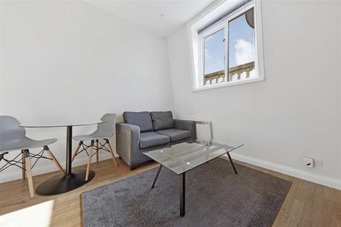 1 bedroom flat to rent, Castletown Road, London W14