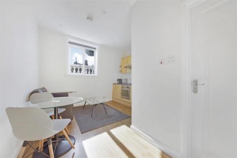 1 bedroom flat to rent, Castletown Road, London W14