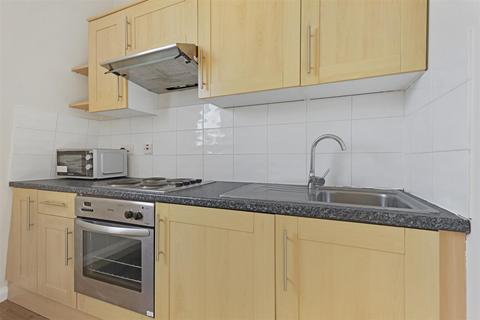 1 bedroom flat to rent, Castletown Road, London W14