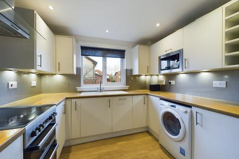 2 bedroom flat to rent, South Elixa Place, Willowbrae, Edinburgh, EH8