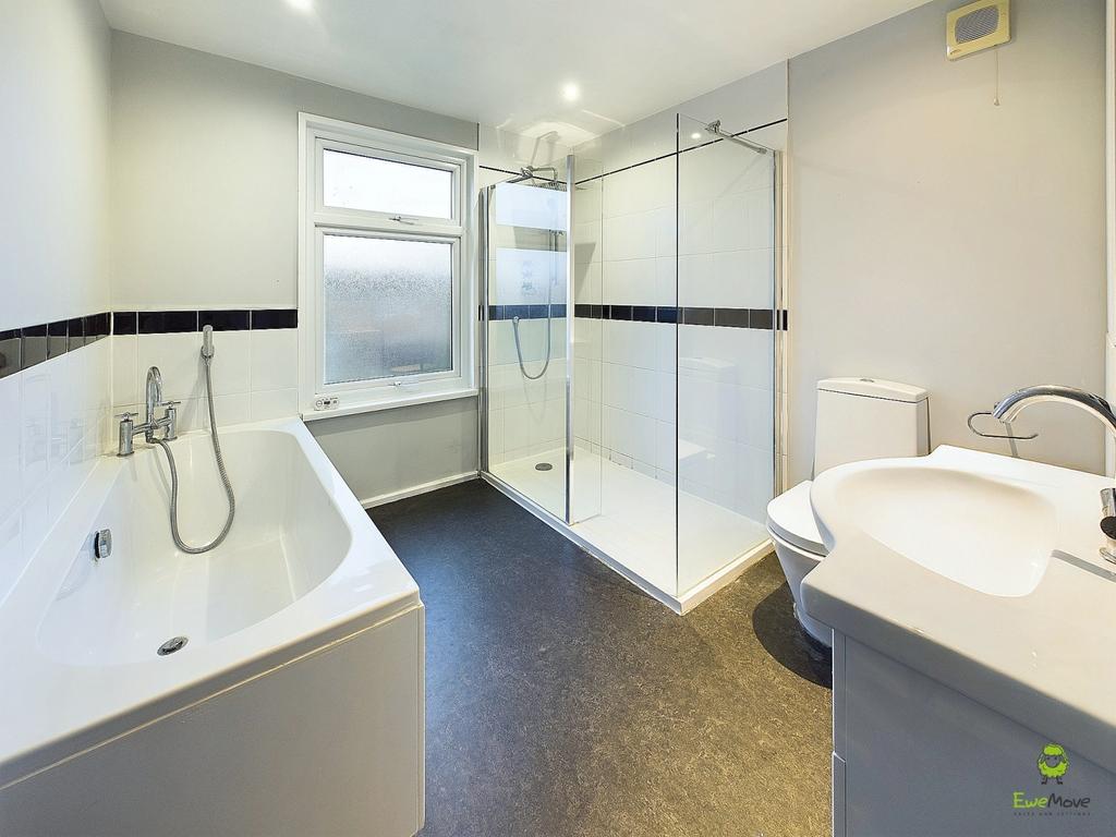 Presented by Clinton at Ewe Move Bexleyheath and Da